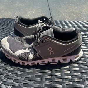 Women’s on cloud tennis shoes